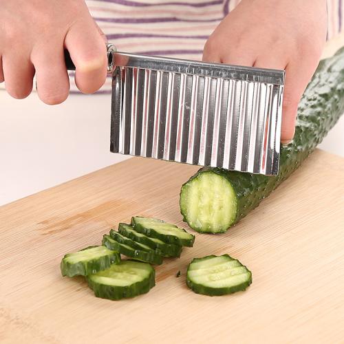 Zigzag vegetable cutter